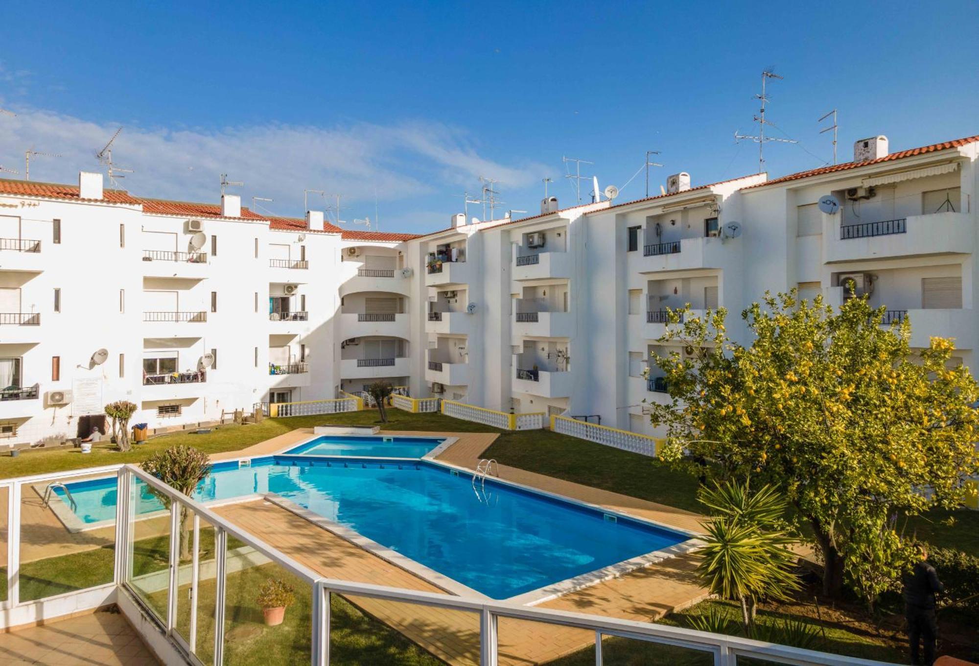 Santa Eulalia 2-Bedroom Apartment - Swimming Pool - Wifi Albufeira Dış mekan fotoğraf